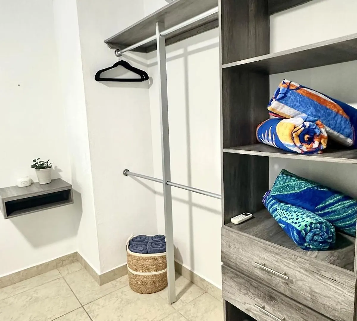 Modern, Downtown Apartment, 2Br, 2Bth, With Pool Cancún 0*,